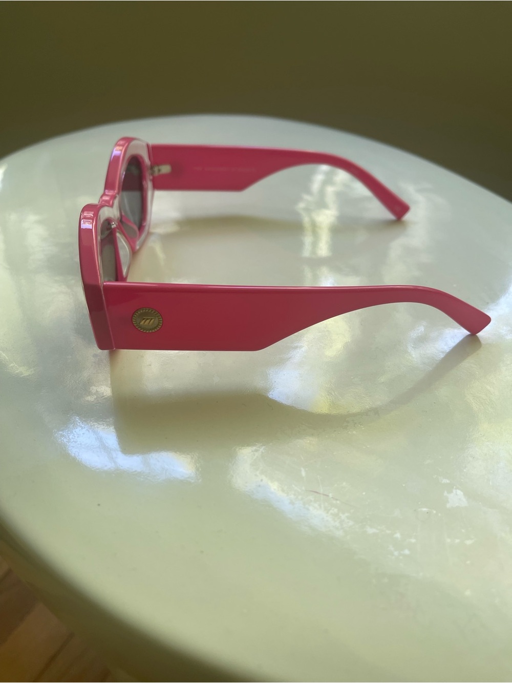 Le Specs “The Ginchiest” Sunglasses in Pink - Picture 3 of 10